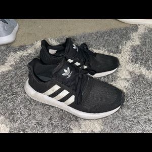 ADIDAS SNEAKERS SWIFT RUN